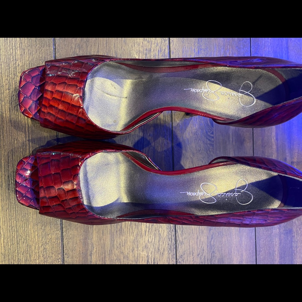 New 𝐉𝐞𝐬𝐬𝐢𝐜𝐚 Simpson red croc print heels